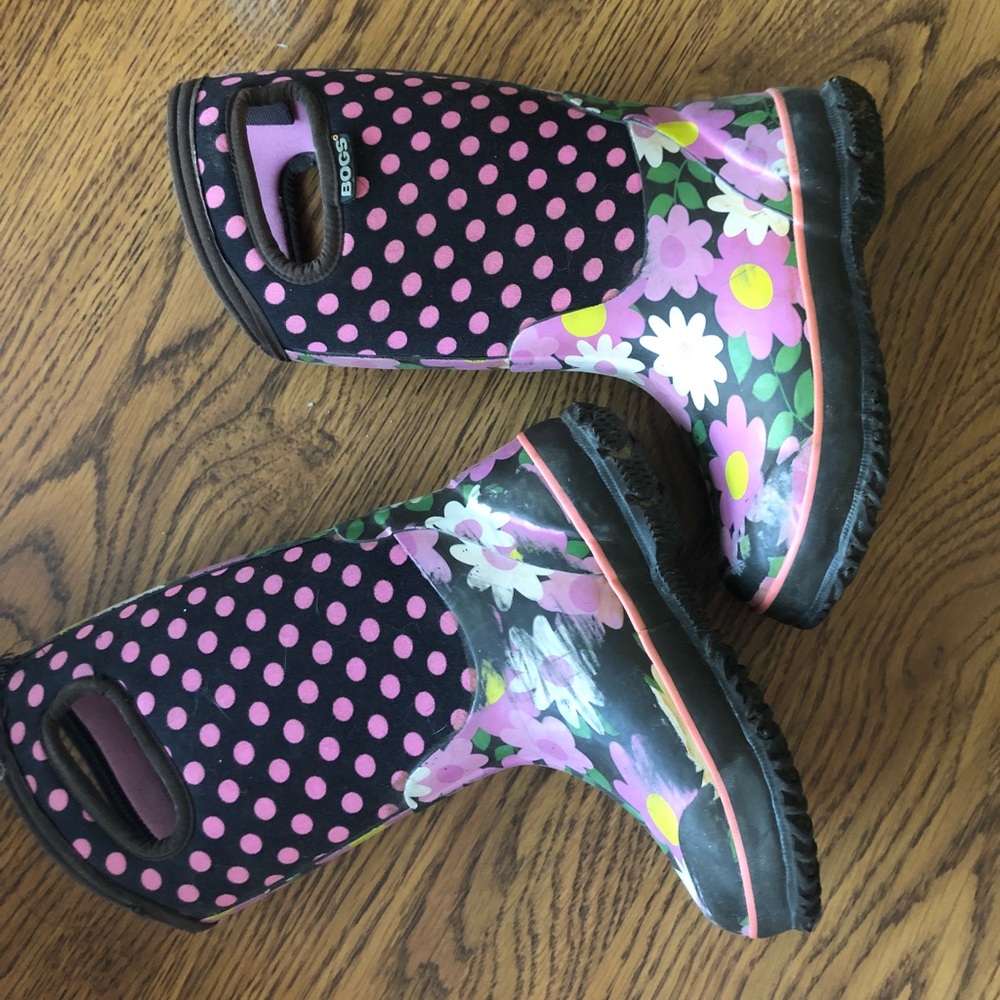 Kids winter bogs size 12